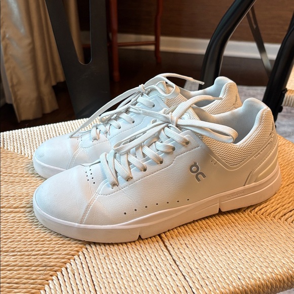 ON Women's The Roger Advantage Sneakers Size 9.5 women’s EUC - Picture 2 of 6